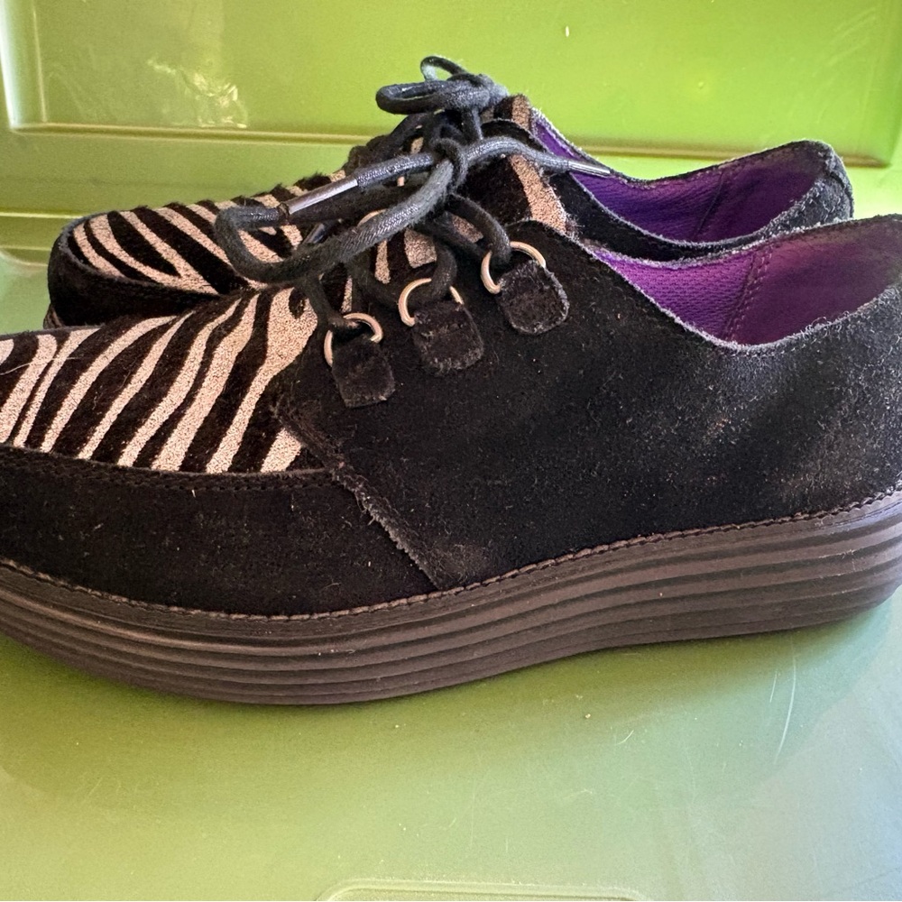 Skechers Leather Black and White Zebra Pattern Women's Shoes